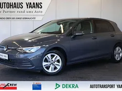 Grau Gebraucht 2020 VW Golf VIII Life Limousine | 18.389 € (Guter Preis)