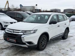 Weiß Gebraucht 2016 Mitsubishi Outlander Basis SUV | 13.000 € (Superpreis)