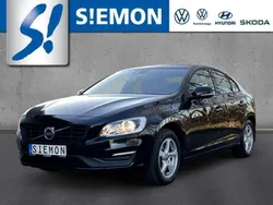 Schwarz Gebraucht 2018 Volvo S60 Momentum Limousine | 16.990 € (Fairer Preis)
