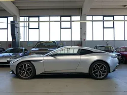 Lightning silver Gebraucht 2020 Aston Martin DB11 Coupé | 139.950 € (Teuer)
