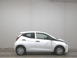 Weiss Gebraucht 2020 Toyota Aygo Kleinwagen | 6.980 € (Guter Preis)