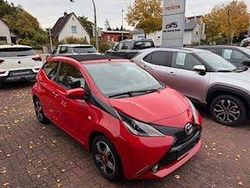 Rot Gebraucht 2017 Toyota Aygo X-wave Kleinwagen | 9.345 € (Fairer Preis)