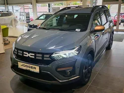 Schiefergrau Neu 2025 Dacia Jogger Extreme Limousine | 25.370 € (Etwas zu teuer)