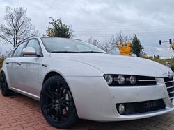 Grau Gebraucht 2007 Alfa Romeo 159 Kombi | 14.050 €