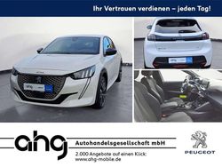 Weiß Gebraucht 2021 Peugeot e-208 GT Kleinwagen | 16.930 € (Fairer Preis)