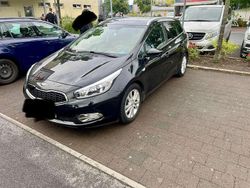 Schwarz Gebraucht 2015 Kia Ceed Sportswagon DREAM-TEAM Edition Kombi | 9.900 € (Teuer)