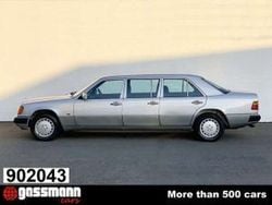 Silber Gebraucht 1990 Mercedes E260 Limousine | 26.900 €