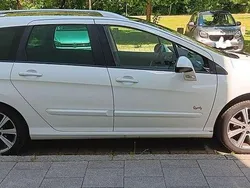Weiß Gebraucht 2012 Peugeot 308 Family Kombi | 2.875 € (Fairer Preis)