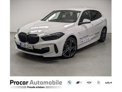 Weiss Gebraucht 2022 BMW 118 M Sport Kleinwagen | 32.880 € (Teuer)