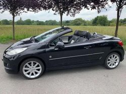 Schwarz Gebraucht 2010 Peugeot 207 CC Roland Garros Cabrio | 4.699 € (Fairer Preis)