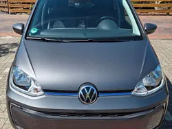 Grau Gebraucht 2022 VW e-up! Style Kleinwagen | 17.000 €