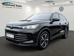 Schwarz Gebraucht 2025 VW Tiguan Elegance SUV | 53.890 €