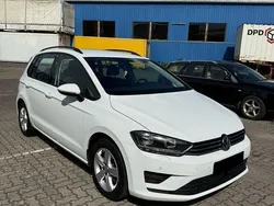 Weiß Gebraucht 2014 VW Golf Sportsvan Comfortline Van / Kleinbus | 9.750 € (Fairer Preis)