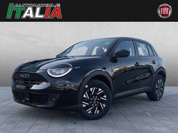 Schwarz Neu 2025 Fiat 600E Red Limousine | 38.665 €