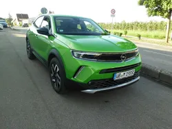 Grün Gebraucht 2023 Opel Mokka-e Elegance SUV | 26.500 € (Teuer)