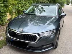 Grau Gebraucht 2021 Skoda Octavia G-TEC Clever Kombi | 19.400 € (Fairer Preis)