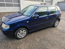 Blau Gebraucht 2001 VW Polo Kleinwagen | 1.600 € (Teuer)