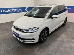 Weiß Gebraucht 2023 VW Touran Highline Van / Kleinbus | 35.500 € (Fairer Preis)
