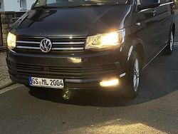 Blau Gebraucht 2017 VW Caravelle Trendline Van / Kleinbus | 24.999 € (Fairer Preis)