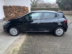 Schwarz Gebraucht 2016 Renault Clio IV LIMITED Kleinwagen | 6.900 € (Guter Preis)