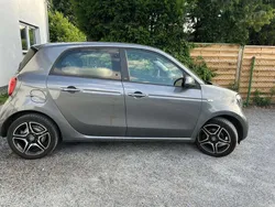 Grau Gebraucht 2017 Smart ForFour Prime Limousine | 13.000 € (Fairer Preis)