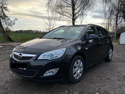 Schwarz Gebraucht 2011 Opel Astra Kombi | 6.990 €