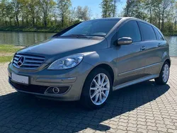 Braun Gebraucht 2006 Mercedes B200 Van / Kleinbus | 3.799 € (Fairer Preis)