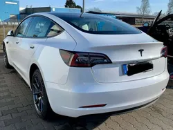 Weiß Gebraucht 2022 Tesla Model 3 Limousine | 27.850 € (Fairer Preis)