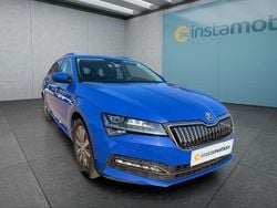 Blau Gebraucht 2022 Skoda Superb Kombi | 23.449 € (Guter Preis)