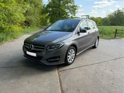 Grau Gebraucht 2015 Mercedes B180 Style Van / Kleinbus | 16.350 € (Fairer Preis)