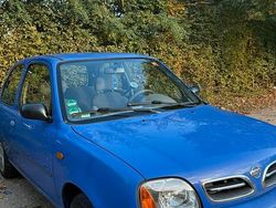 Blau Gebraucht 2001 Nissan Micra Kleinwagen | 1.150 €