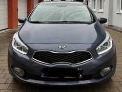 Blau Gebraucht 2015 Kia Ceed FIFA World Cup Edition Limousine | 9.890 € (Etwas zu teuer)
