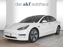 Weiß Gebraucht 2023 Tesla Model 3 Limousine | 29.950 € (Guter Preis)