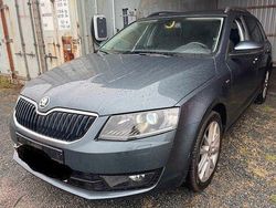 Grau Gebraucht 2016 Skoda Octavia Joy Kombi | 10.900 € (Guter Preis)