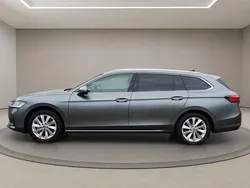 Graphite grey graphite grey Gebraucht 2024 Skoda Superb Selection Kombi | 34.898 € (Fairer Preis)