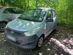 Grau Gebraucht 2012 Hyundai i10 Style Kleinwagen | 2.300 € (Fairer Preis)