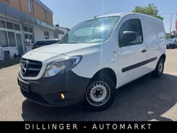 Weiß Gebraucht 2018 Mercedes Citan 109 Van / Kleinbus | 9.390 € (Guter Preis)