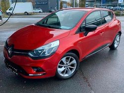 Rot Gebraucht 2017 Renault Clio IV LIMITED Deluxe Kleinwagen | 6.200 €
