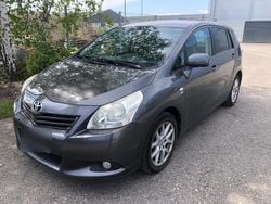 Silber Gebraucht 2010 Toyota Yaris Van / Kleinbus | 4.500 € (Fairer Preis)