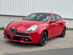 Rot Gebraucht 2011 Alfa Romeo Giulietta Turismo Kleinwagen | 7.200 € (Fairer Preis)