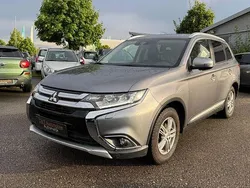 Grau Gebraucht 2018 Mitsubishi Outlander Top SUV | 16.990 € (Guter Preis)