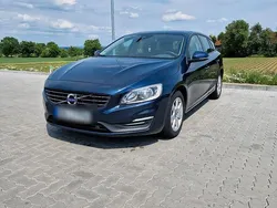 Blau Gebraucht 2014 Volvo V60 Kombi | 9.200 € (Fairer Preis)