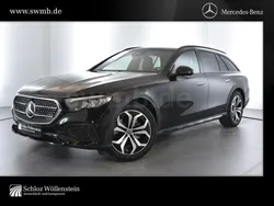 Metalliclack obsidianschwarz Gebraucht 2024 Mercedes E220 Avantgarde Kombi | 63.770 €