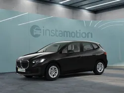 Schwarz Gebraucht 2022 BMW 218 Active Tourer Van / Kleinbus | 24.791 € (Fairer Preis)