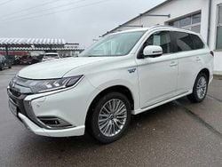 Weiß Gebraucht 2019 Mitsubishi Outlander P-HEV Plus SUV | 20.980 € (Fairer Preis)