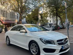 Weiß Gebraucht 2015 Mercedes CLA180 AMG line Limousine | 18.250 €