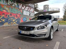 Silber Gebraucht 2013 Volvo V60 Summum Kombi | 10.500 €