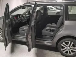 Braun Gebraucht 2008 VW Touran Van / Kleinbus | 5.999 € (Teuer)