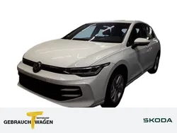 Weiß Gebraucht 2024 VW Golf VIII Life Limousine | 25.850 € (Guter Preis)