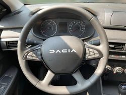 Weiß Gebraucht 2023 Dacia Sandero Kleinwagen | 15.245 € (Guter Preis)